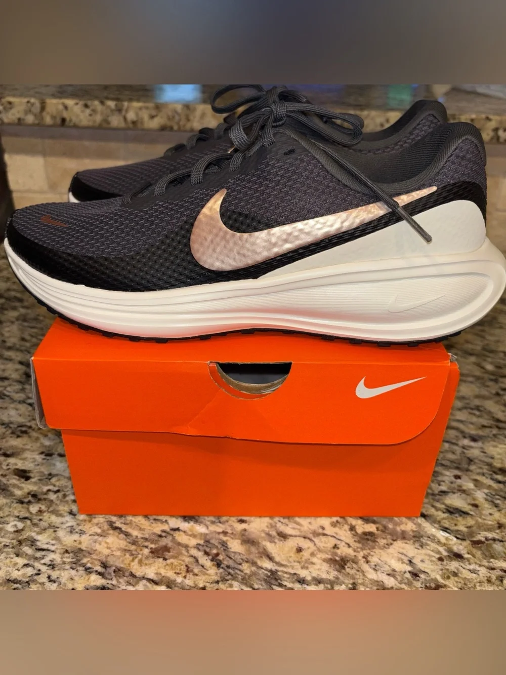 New Nike Women’s Shoes size 7.5